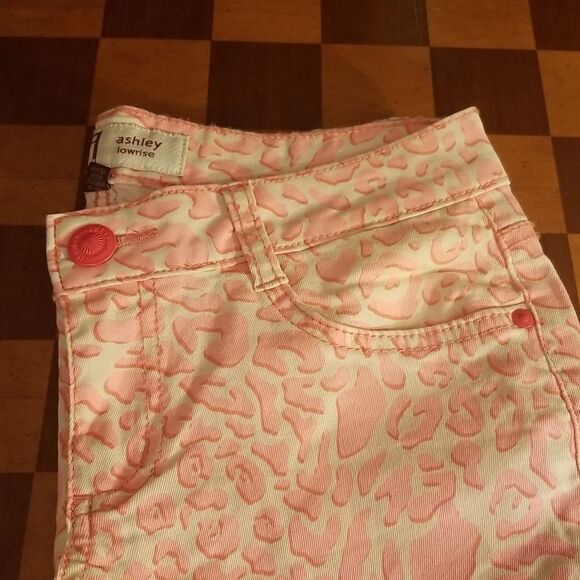 Vintage NEW Pink & White Animal Print LEI Cropped Capris Jean's Leggings 5 - Picture 3 of 12